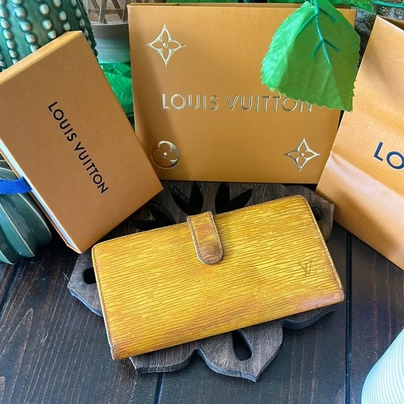 Louis Vuitton Epi Kisslock Long Yellow Gold Wallet - Picture 1 of 12